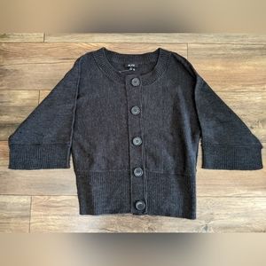 Cropped wide sleeve sweater